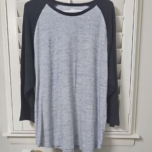 Men's Gray and Black Raglan Shirt